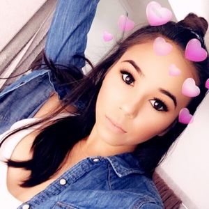 Meet your Posher, Kayla